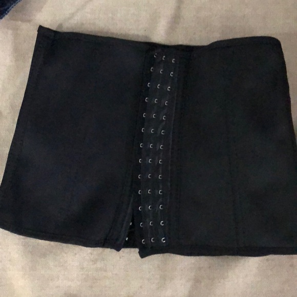 Waist cincher - Picture 2 of 3
